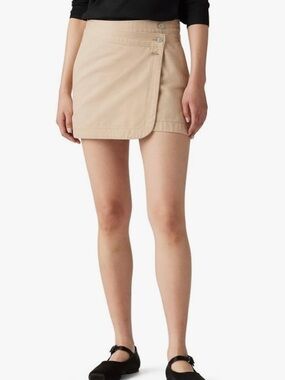 NEW WITH TAGS Levi’s Wrap-Style Denim Mini Skirt
